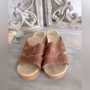 Womens Dansko Leather platform Sandles
